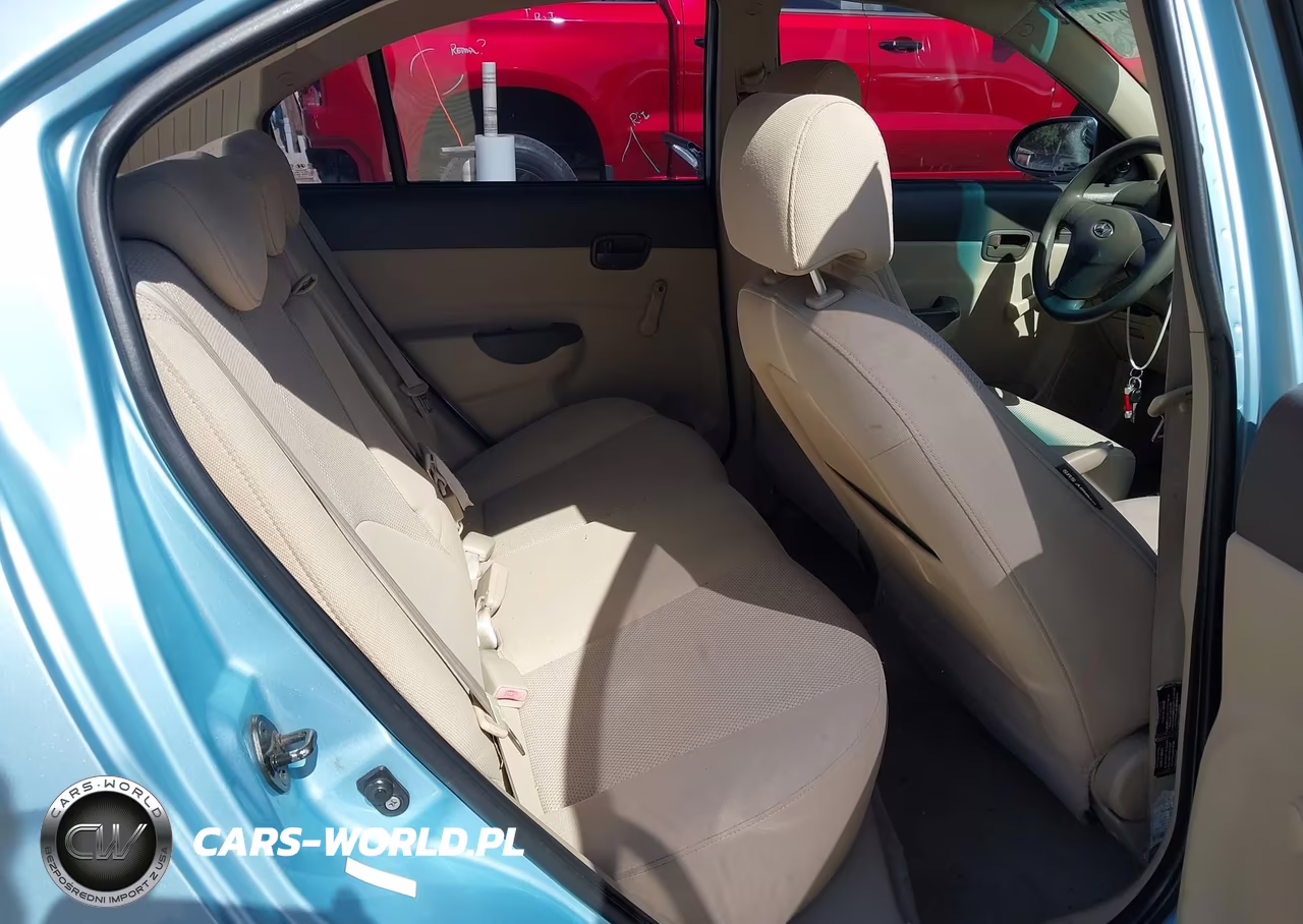 2007 Hyundai Accent Gls VIN:KMHCN46C27U096686 - 8