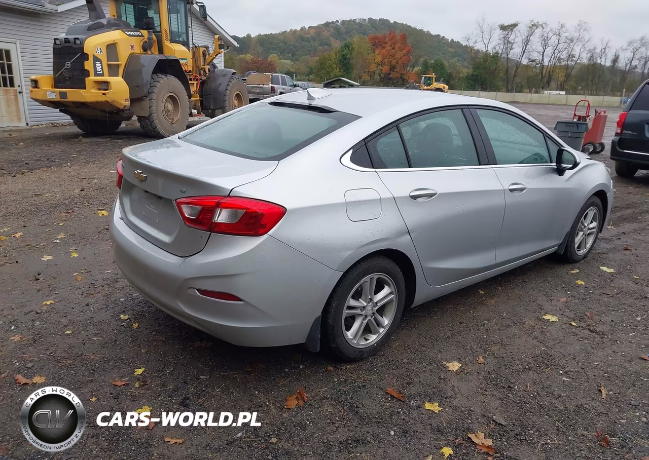 2017 Chevrolet Cruze Lt Auto VIN:1G1BE5SM5H7132934 - 4