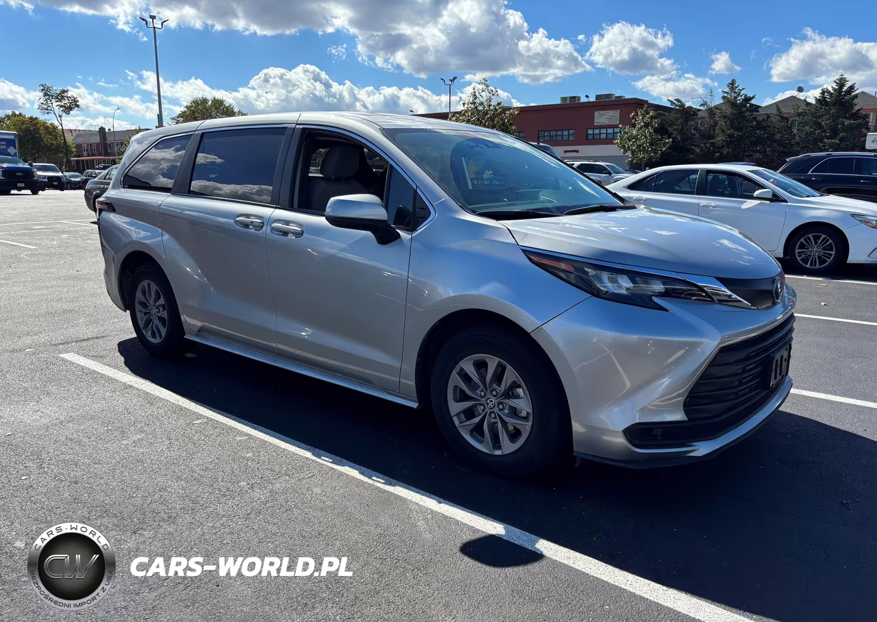 2025 Toyota Sienna Le – zdjęcie 1 z 13
