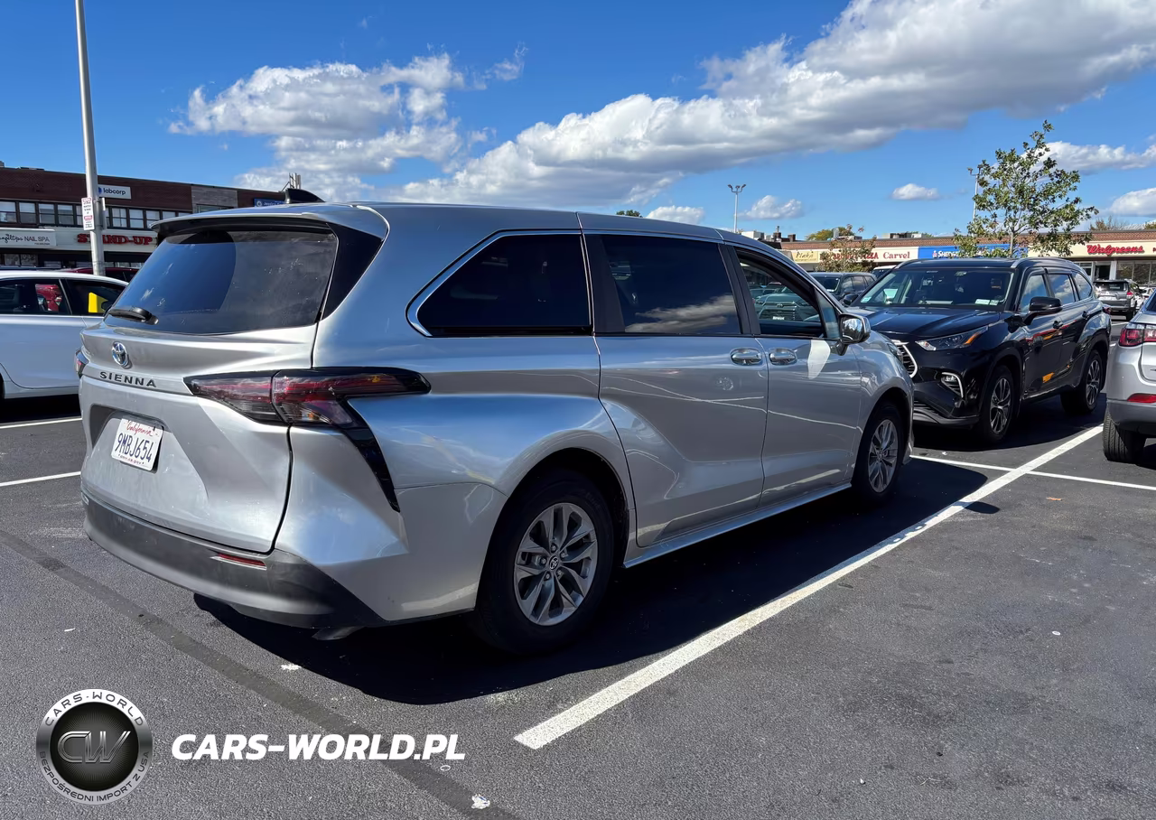 2025 Toyota Sienna Le VIN:5TDKSKFCXSS210069 - 4