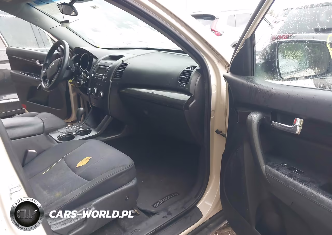 2011 Kia Sorento Lx V6 VIN:5XYKTDA29BG078930 - 5