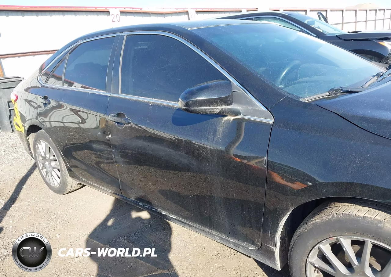 2015 Toyota Camry Le VIN:4T4BF1FK9FR485750 - 17