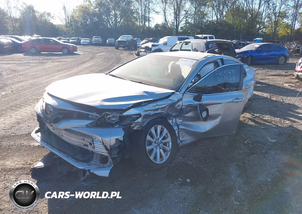 2018 Toyota Camry Le VIN:4T1B11HK7JU110938 - 2