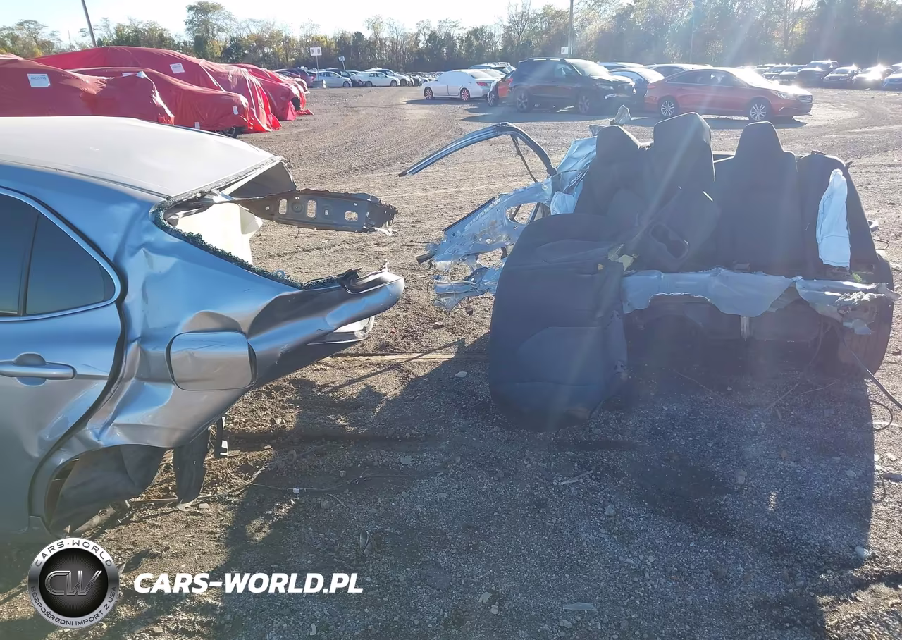 2018 Toyota Camry Le VIN:4T1B11HK7JU110938 - 6