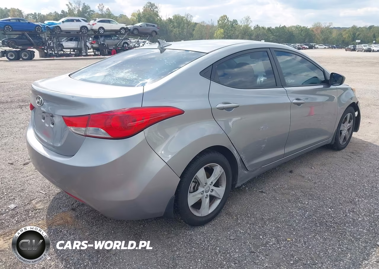 2013 Hyundai Elantra Gls VIN:KMHDH4AE5DU938081 - 4