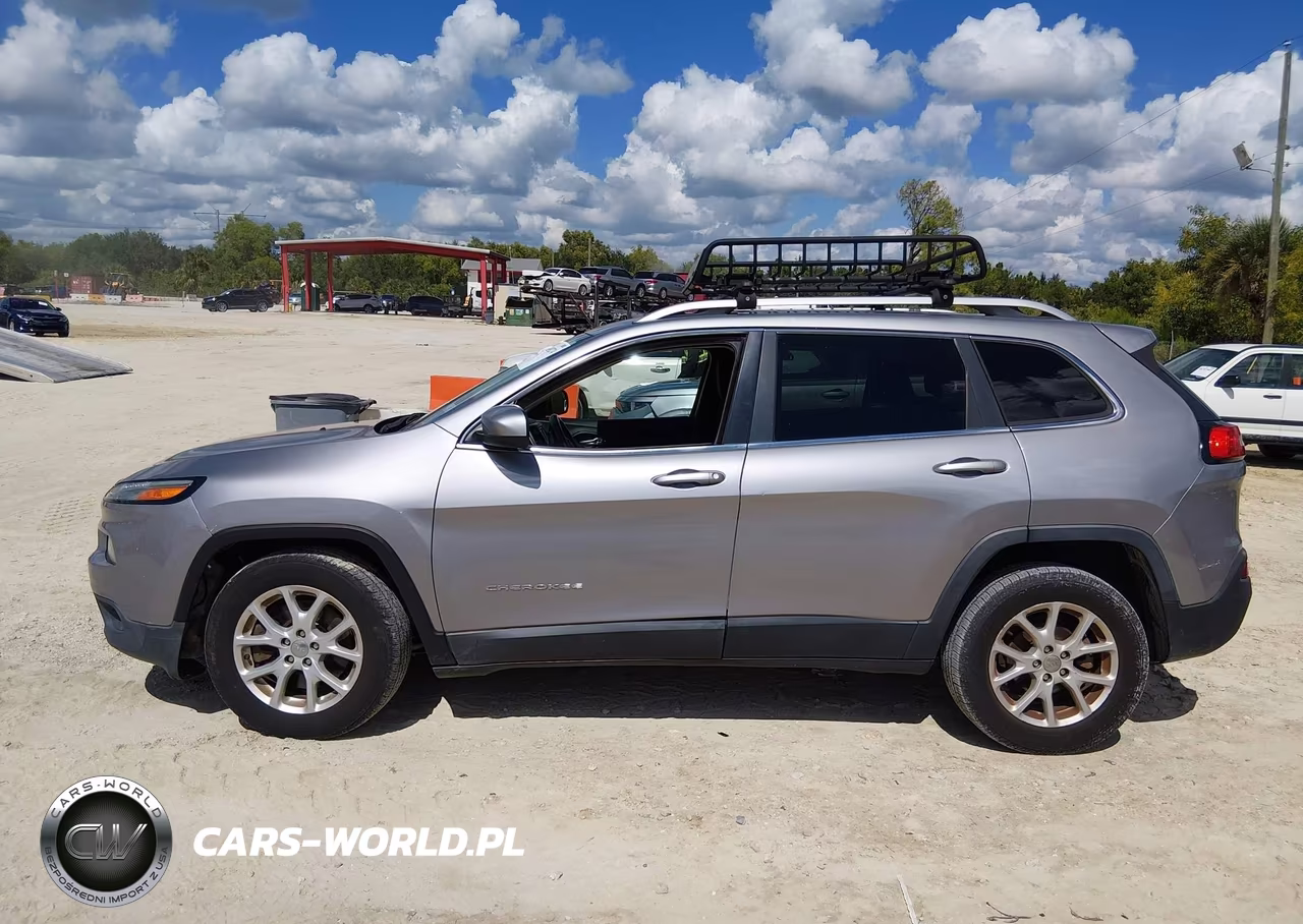 2016 Jeep Cherokee Latitude VIN:1C4PJLCB8GW135387 - 14