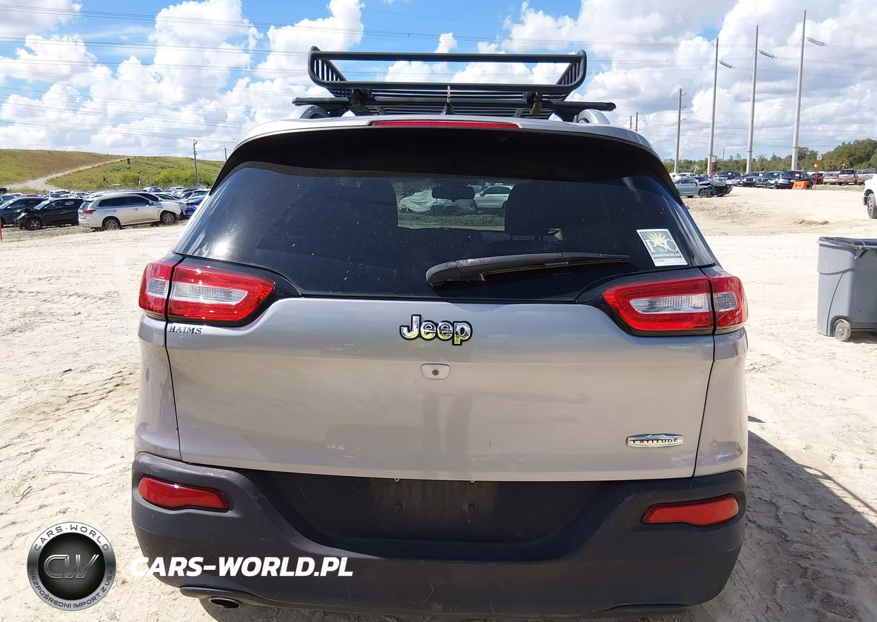 2016 Jeep Cherokee Latitude VIN:1C4PJLCB8GW135387 - 16