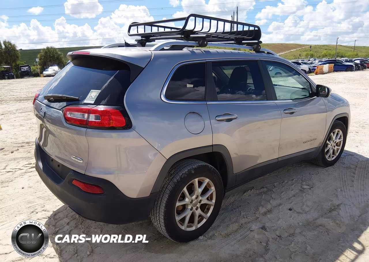 2016 Jeep Cherokee Latitude VIN:1C4PJLCB8GW135387 - 4