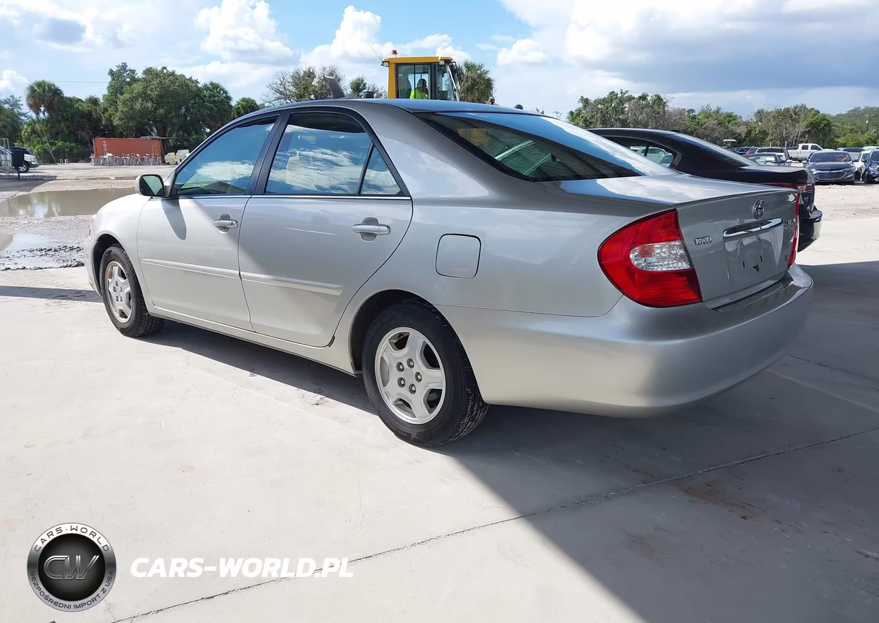 2002 Toyota Camry Le V6 VIN:4T1BF30K82U006629 - 3