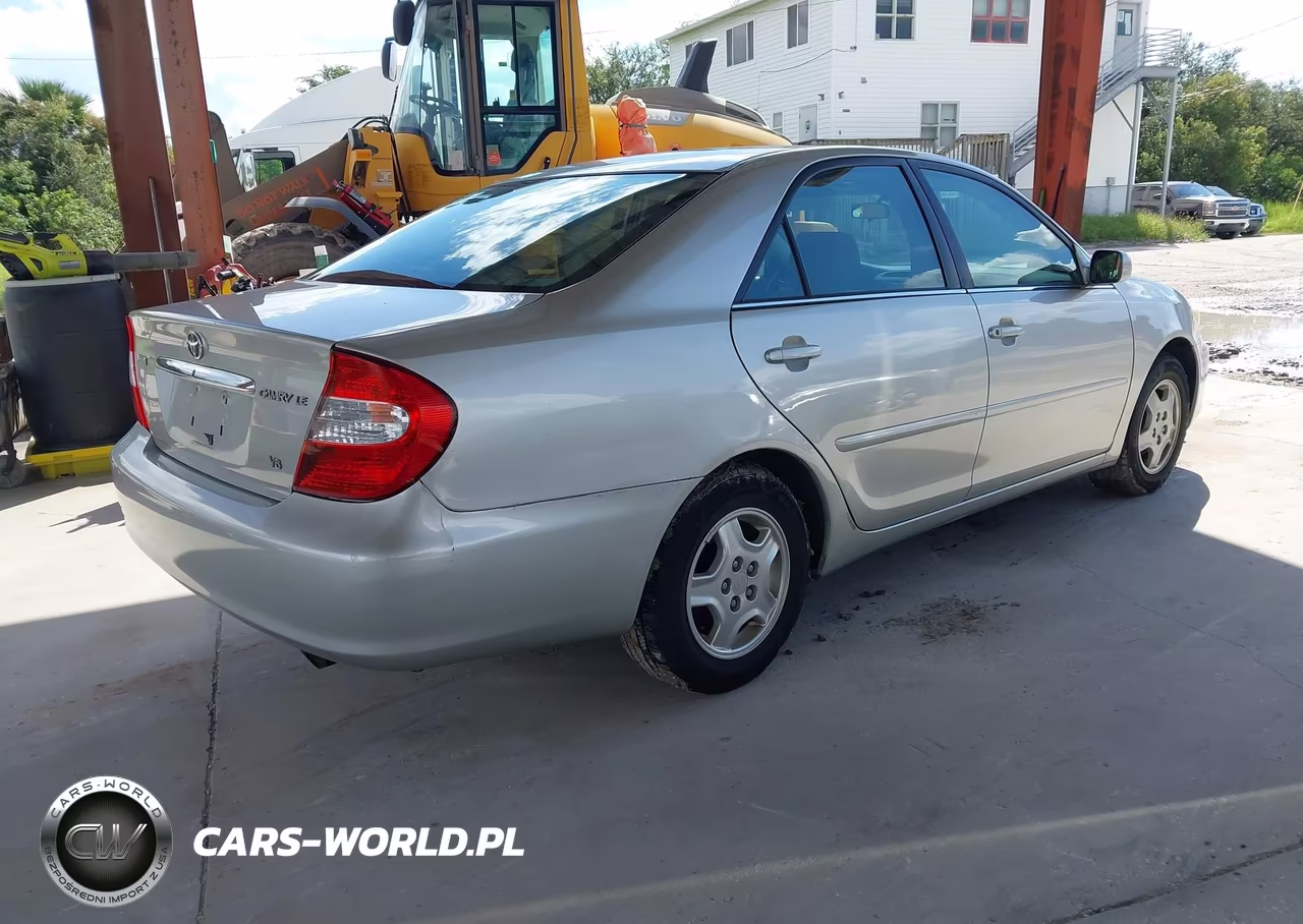 2002 Toyota Camry Le V6 VIN:4T1BF30K82U006629 - 4