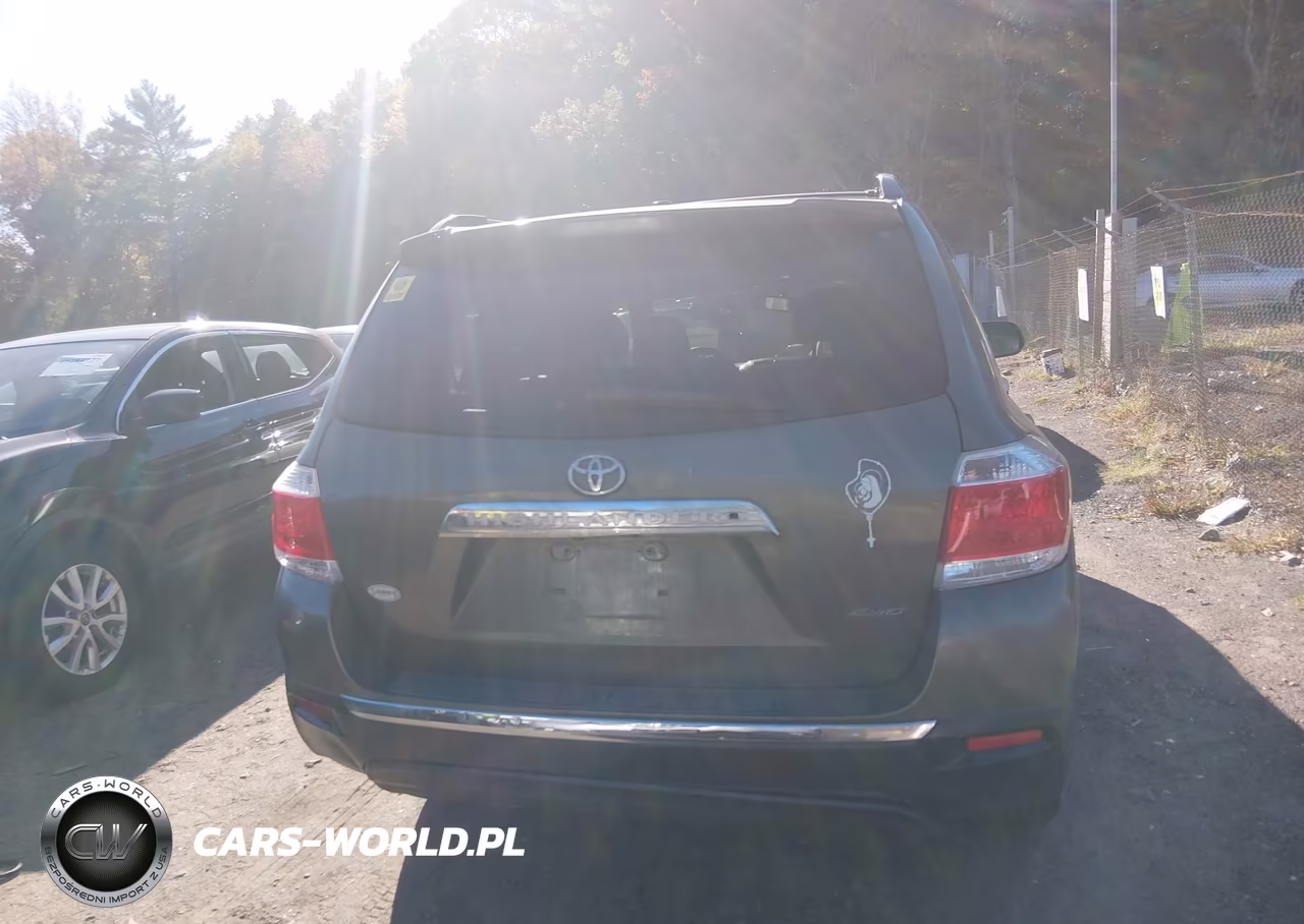 2011 Toyota Highlander Limited V6 VIN:5TDDK3EHXBS042140 - 16
