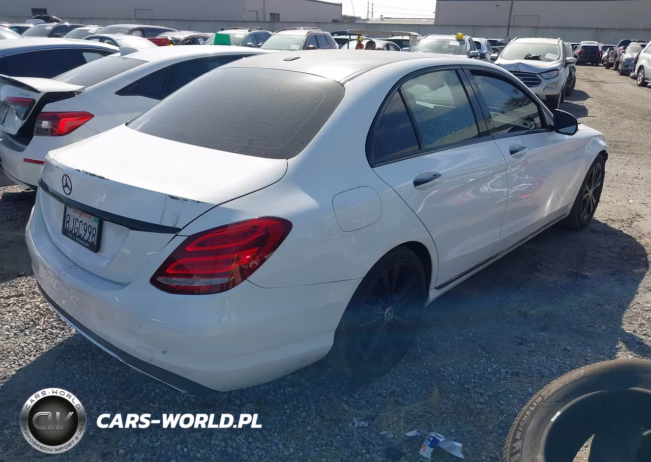 2018 Mercedes-Benz C 300 VIN:55SWF4JB9JU279966 - 4