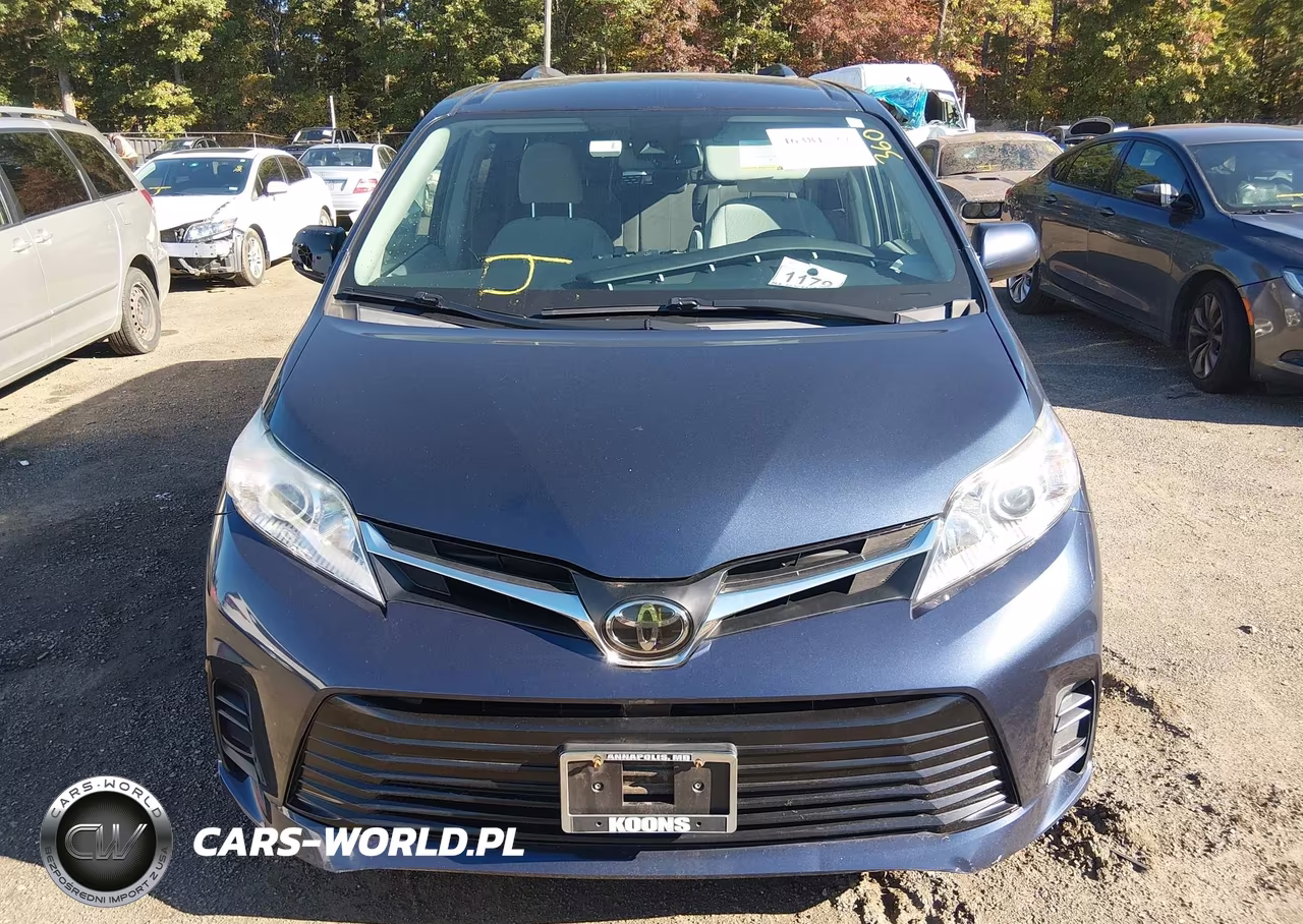 2018 Toyota Sienna Le 8 Passenger VIN:5TDKZ3DC1JS901753 - 12