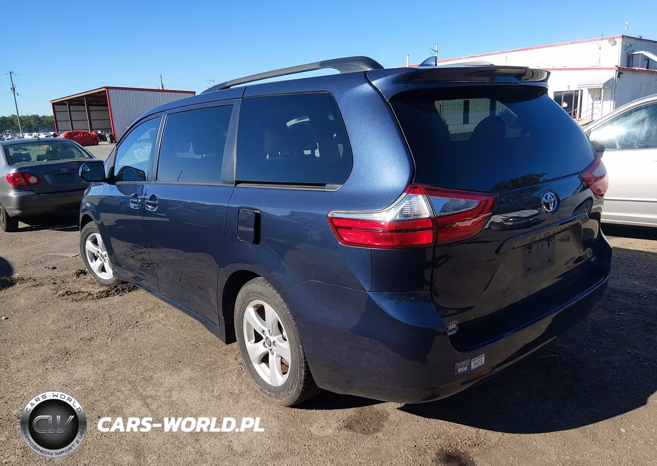 2018 Toyota Sienna Le 8 Passenger VIN:5TDKZ3DC1JS901753 - 3