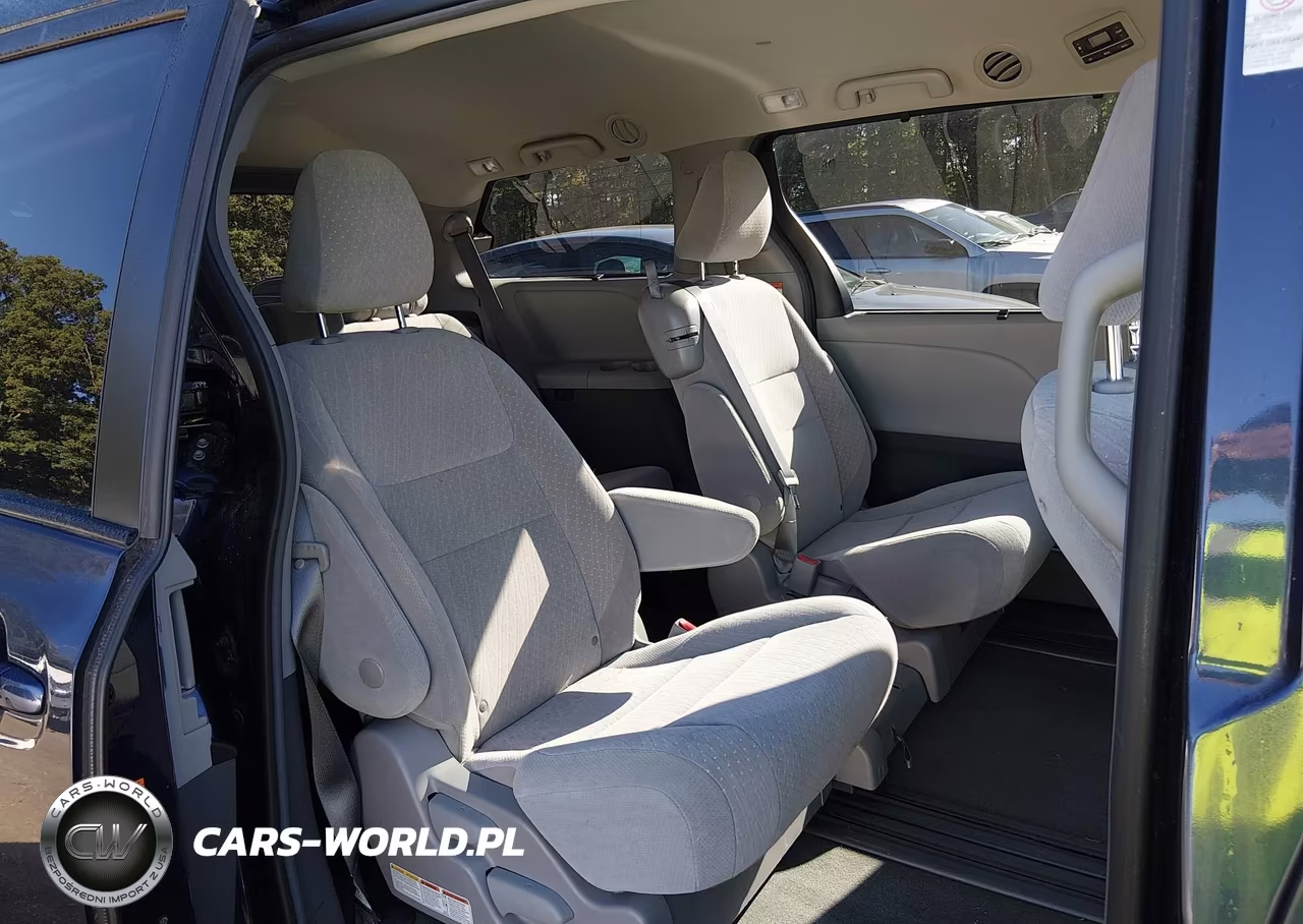 2018 Toyota Sienna Le 8 Passenger VIN:5TDKZ3DC1JS901753 - 8