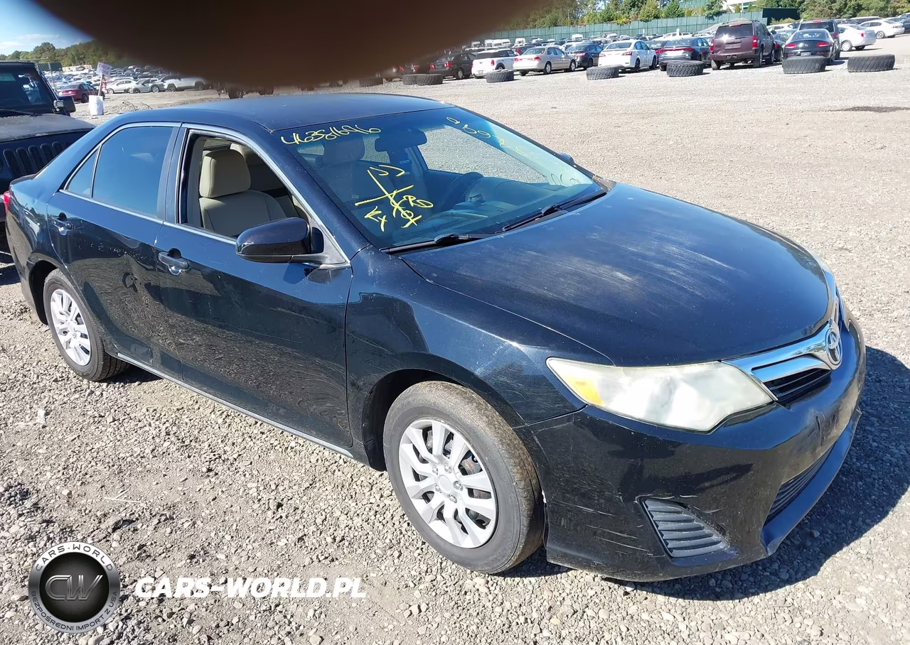 2012 Toyota Camry Le – zdjęcie 1 z 12
