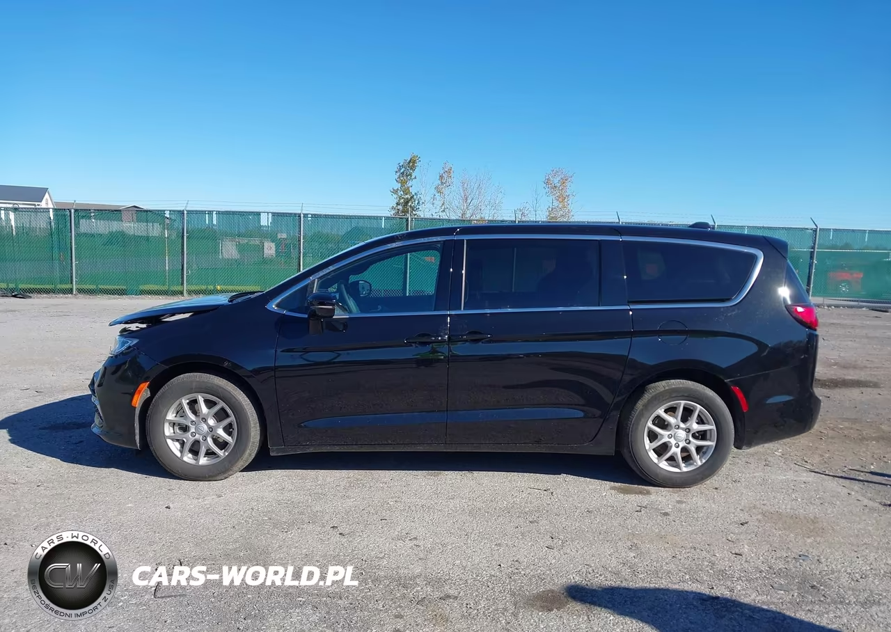 2026 Chrysler Pacifica Select VIN:2C4RC1BG2TR191445 - 14