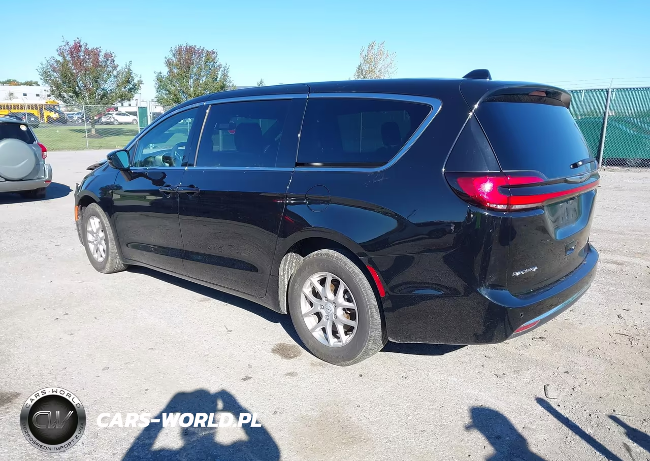 2026 Chrysler Pacifica Select VIN:2C4RC1BG2TR191445 - 3