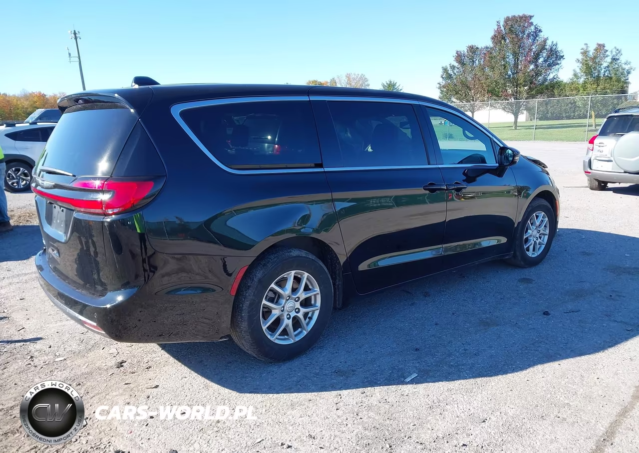 2026 Chrysler Pacifica Select VIN:2C4RC1BG2TR191445 - 4