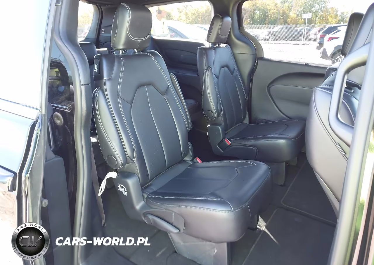 2026 Chrysler Pacifica Select VIN:2C4RC1BG2TR191445 - 8