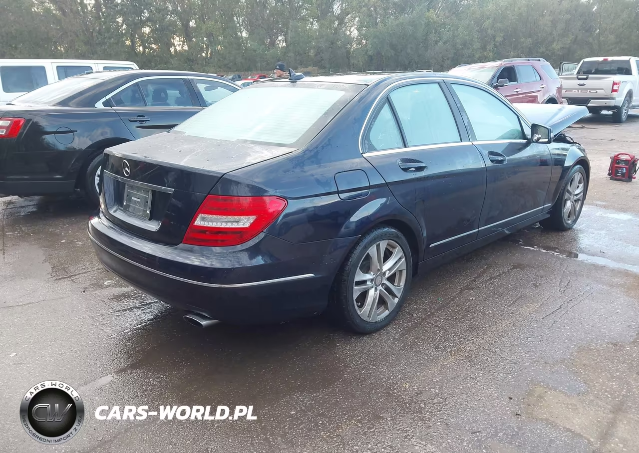 2012 Mercedes-Benz C 300 Luxury 4Matic VIN:WDDGF8BB2CA716798 - 4