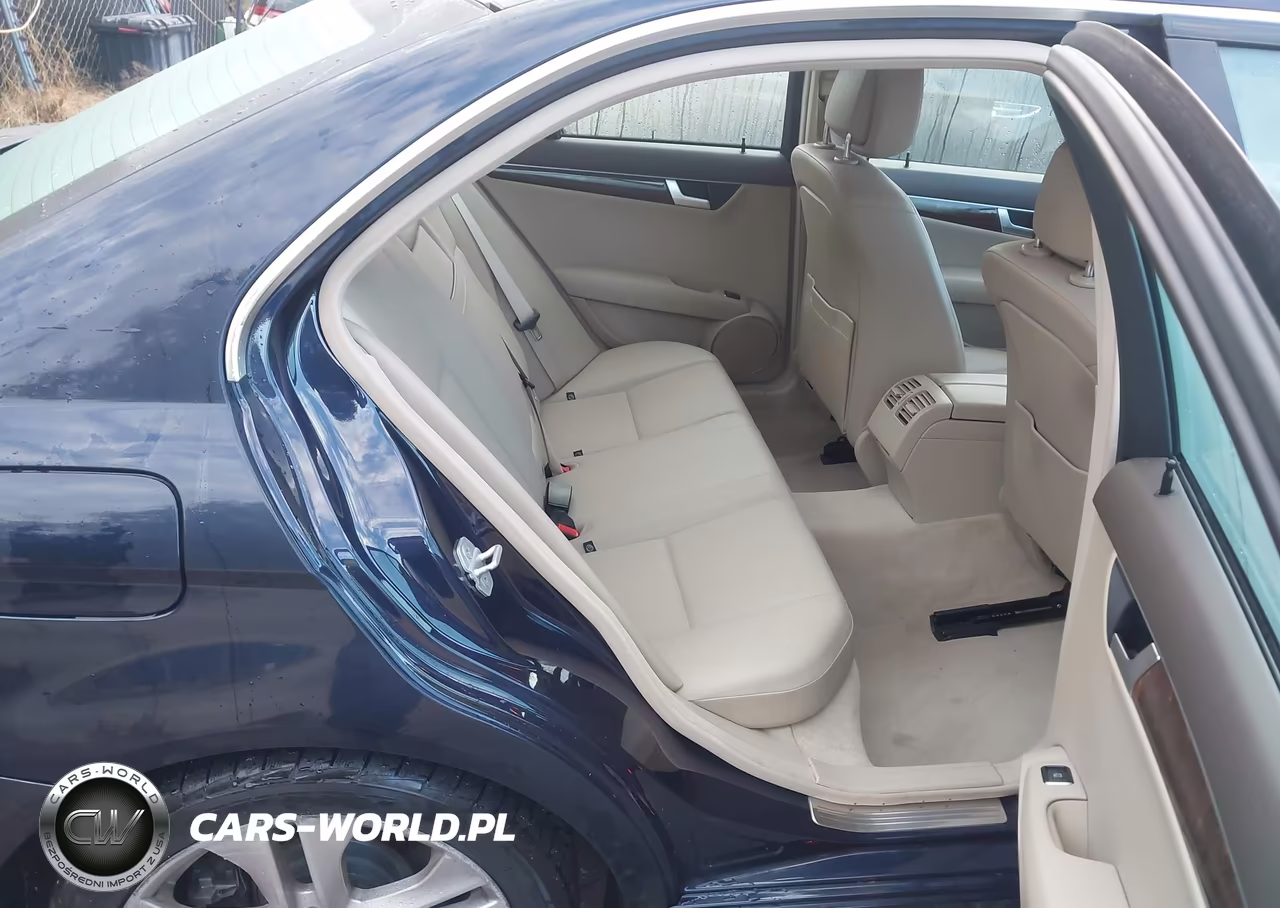2012 Mercedes-Benz C 300 Luxury 4Matic VIN:WDDGF8BB2CA716798 - 8