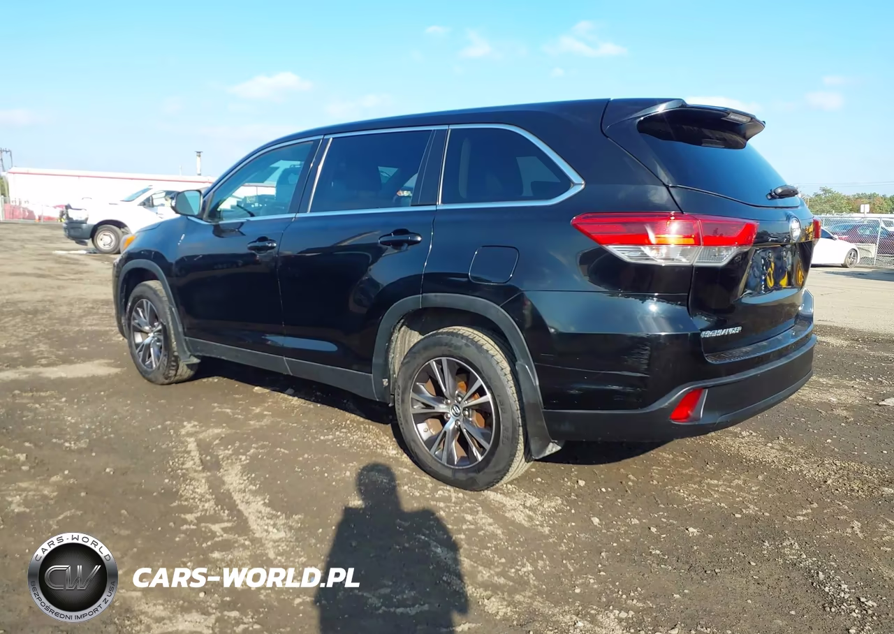 2019 Toyota Highlander Le VIN:5TDBZRFH7KS986014 - 3