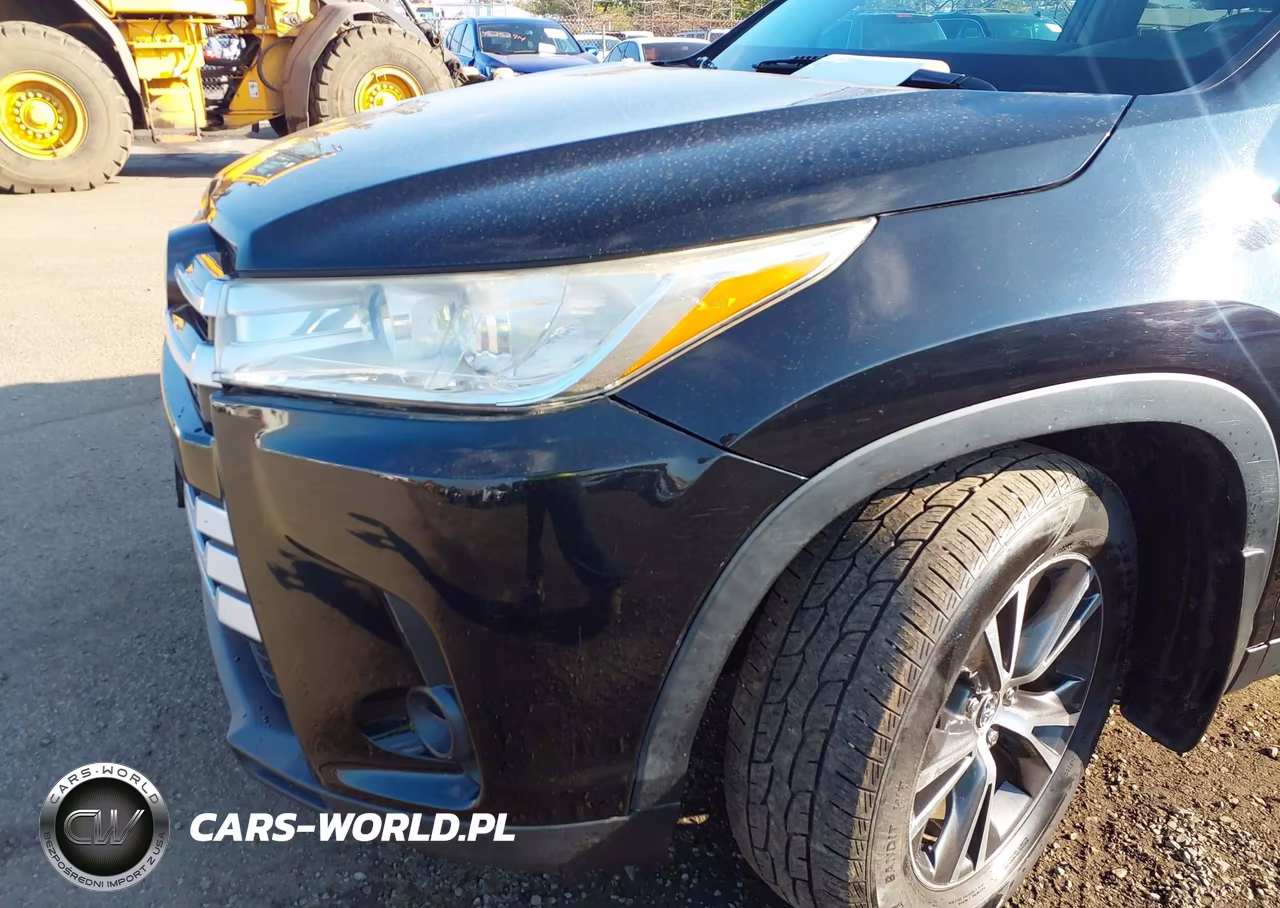2019 Toyota Highlander Le VIN:5TDBZRFH7KS986014 - 6