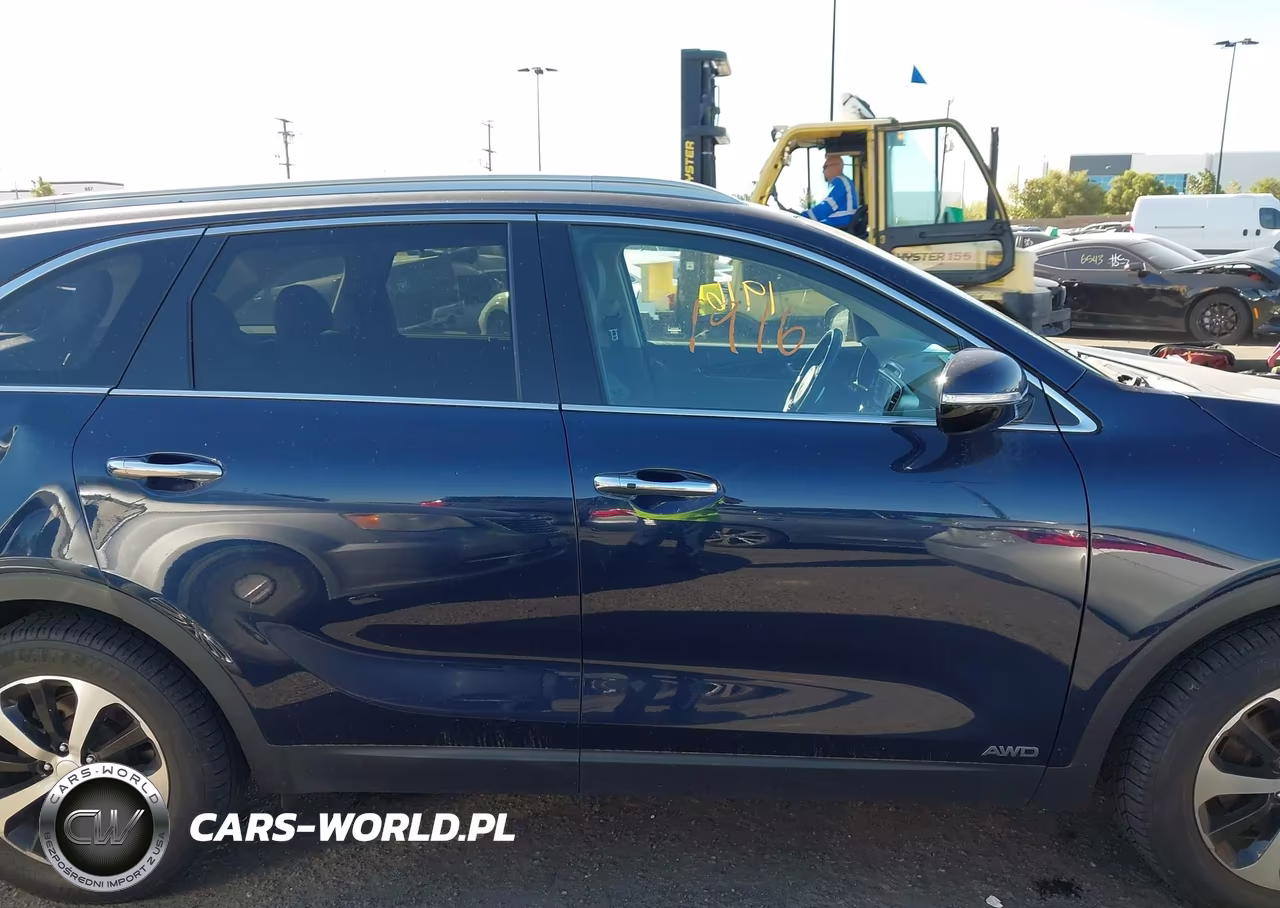 2016 Kia Sorento 2.0T Ex VIN:5XYPHDA15GG012817 - 13