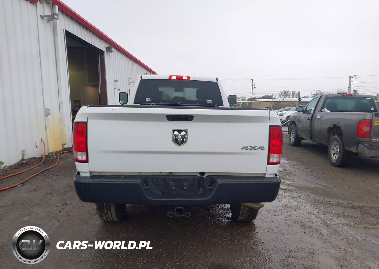 2018 Ram 3500 Tradesman 4X4 8' Box VIN:3C63R3GTXJG285251 - 16