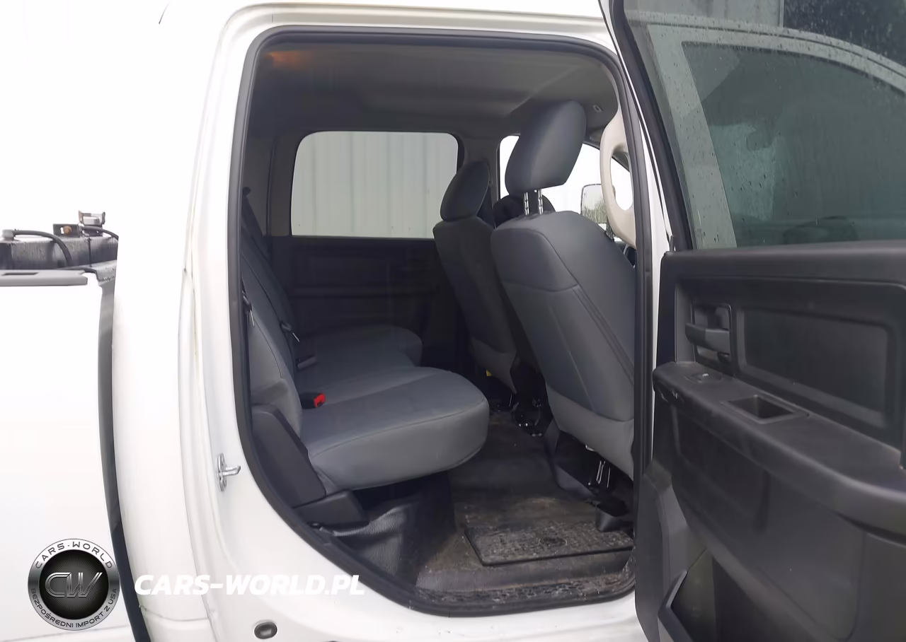 2018 Ram 3500 Tradesman 4X4 8' Box VIN:3C63R3GTXJG285251 - 8
