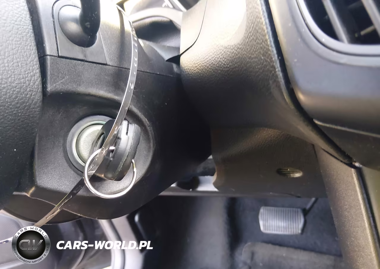 2018 Ford Focus Se VIN:1FADP3F28JL236960 - 11
