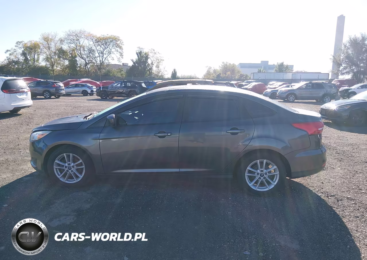 2018 Ford Focus Se VIN:1FADP3F28JL236960 - 14