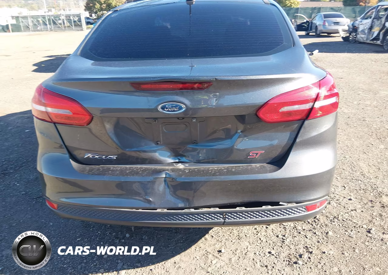 2018 Ford Focus Se VIN:1FADP3F28JL236960 - 6