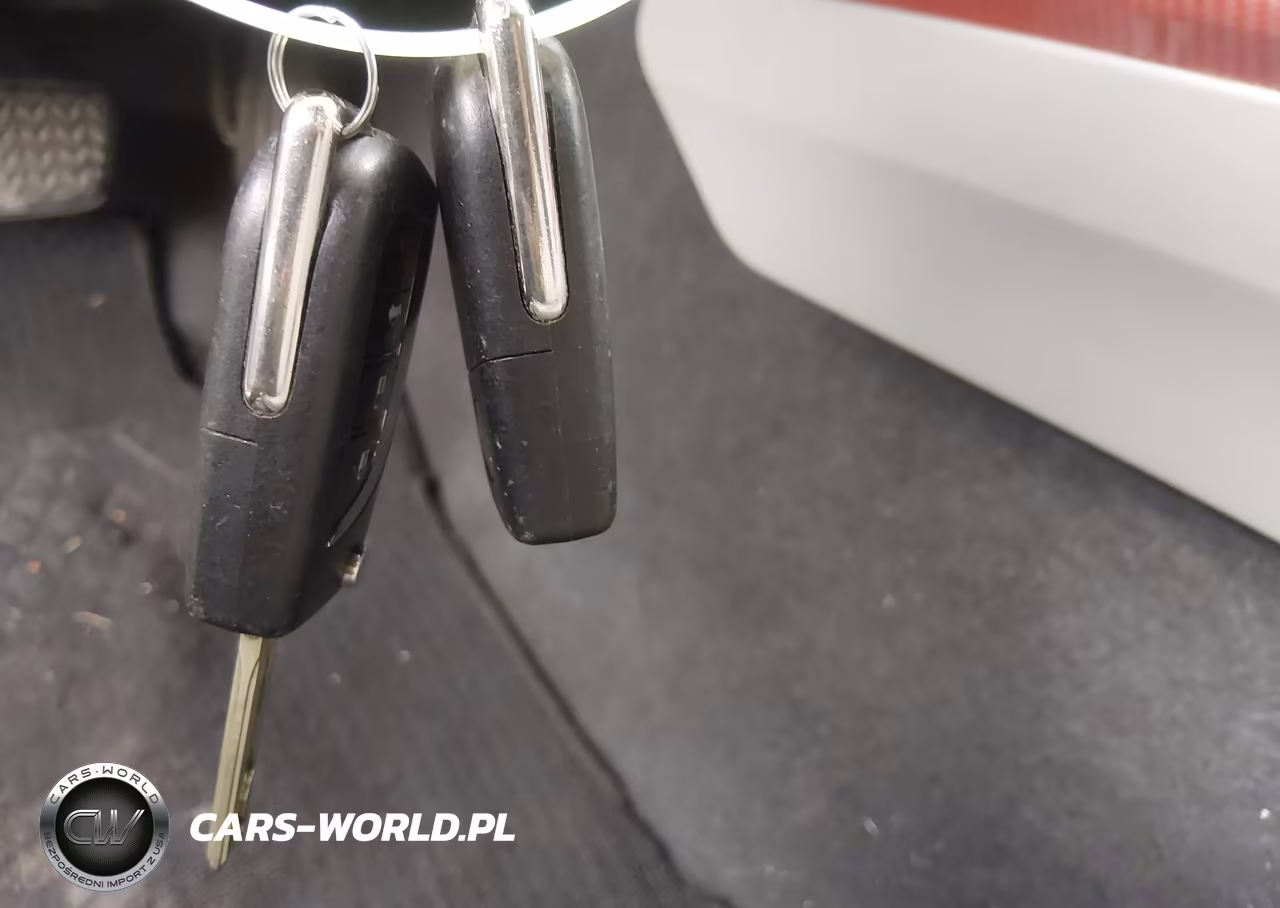 2018 Toyota Camry Se VIN:4T1B11HK7JU667946 - 11