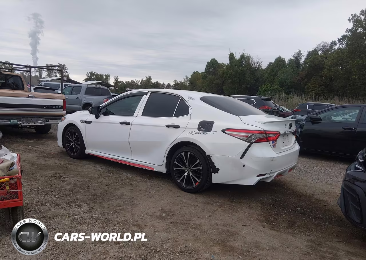 2018 Toyota Camry Se VIN:4T1B11HK7JU667946 - 3