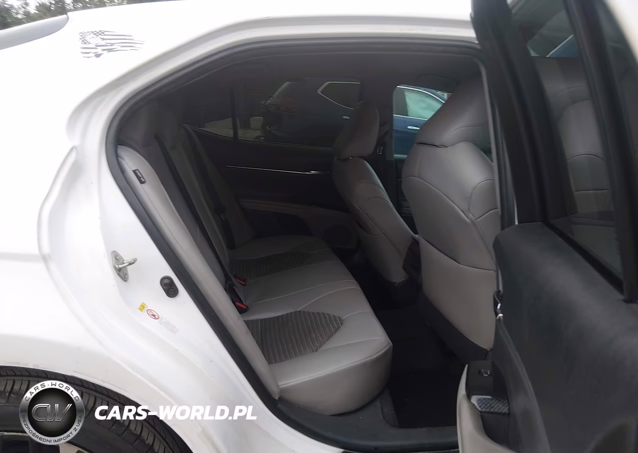 2018 Toyota Camry Se VIN:4T1B11HK7JU667946 - 8