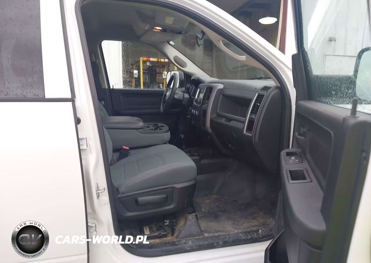 2018 Ram 3500 Tradesman 4X4 8' Box VIN:3C63R3GT1JG299085 - 5