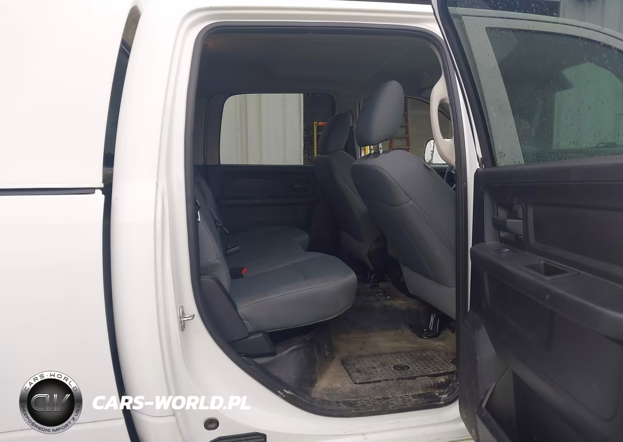 2018 Ram 3500 Tradesman 4X4 8' Box VIN:3C63R3GT1JG299085 - 8