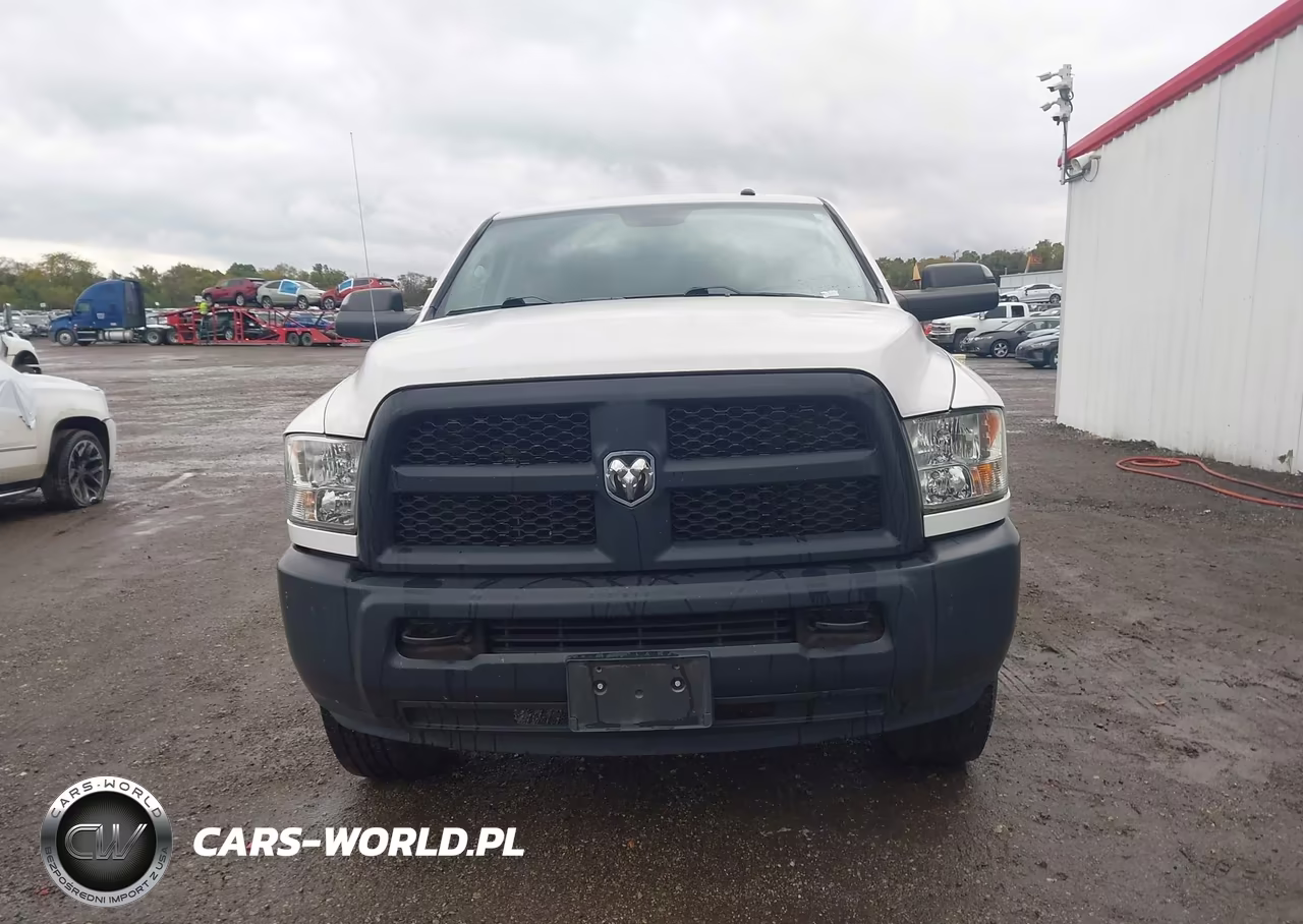 2018 Ram 3500 Tradesman 4X4 8' Box VIN:3C63R3GT6JG292102 - 12