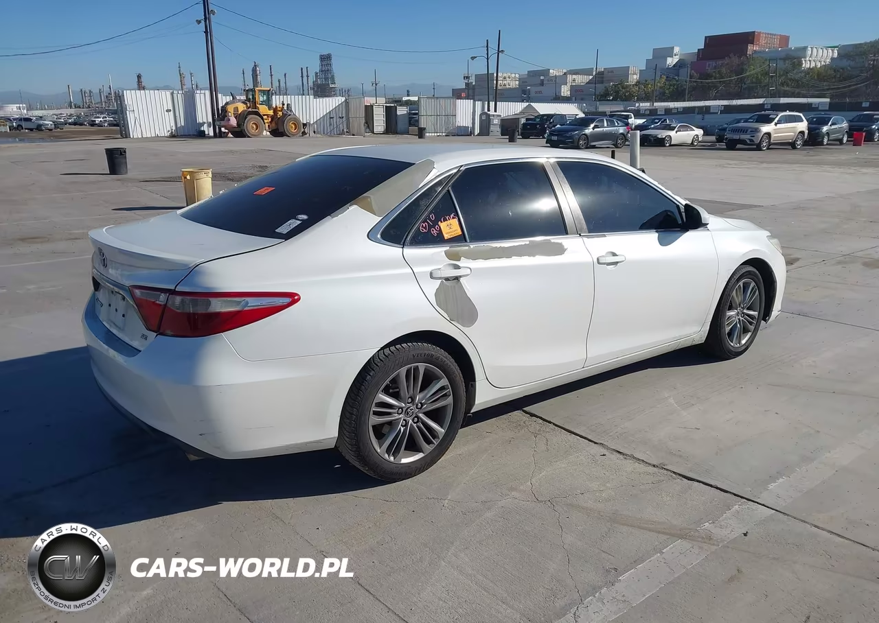 2015 Toyota Camry Se VIN:4T1BF1FK0FU057138 - 4