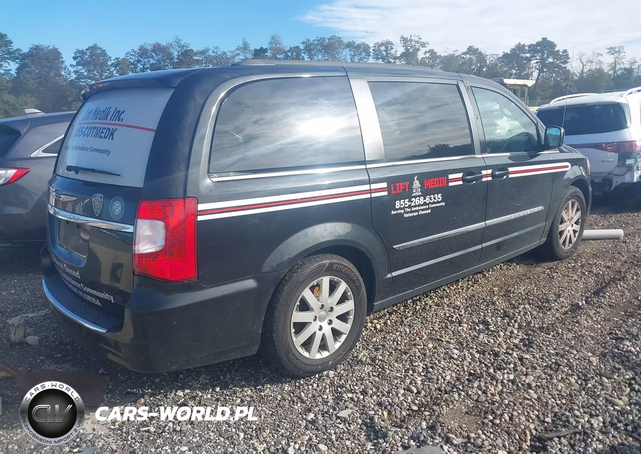 2013 Chrysler Town & Country Touring VIN:2C4RC1BG1DR647646 - 4