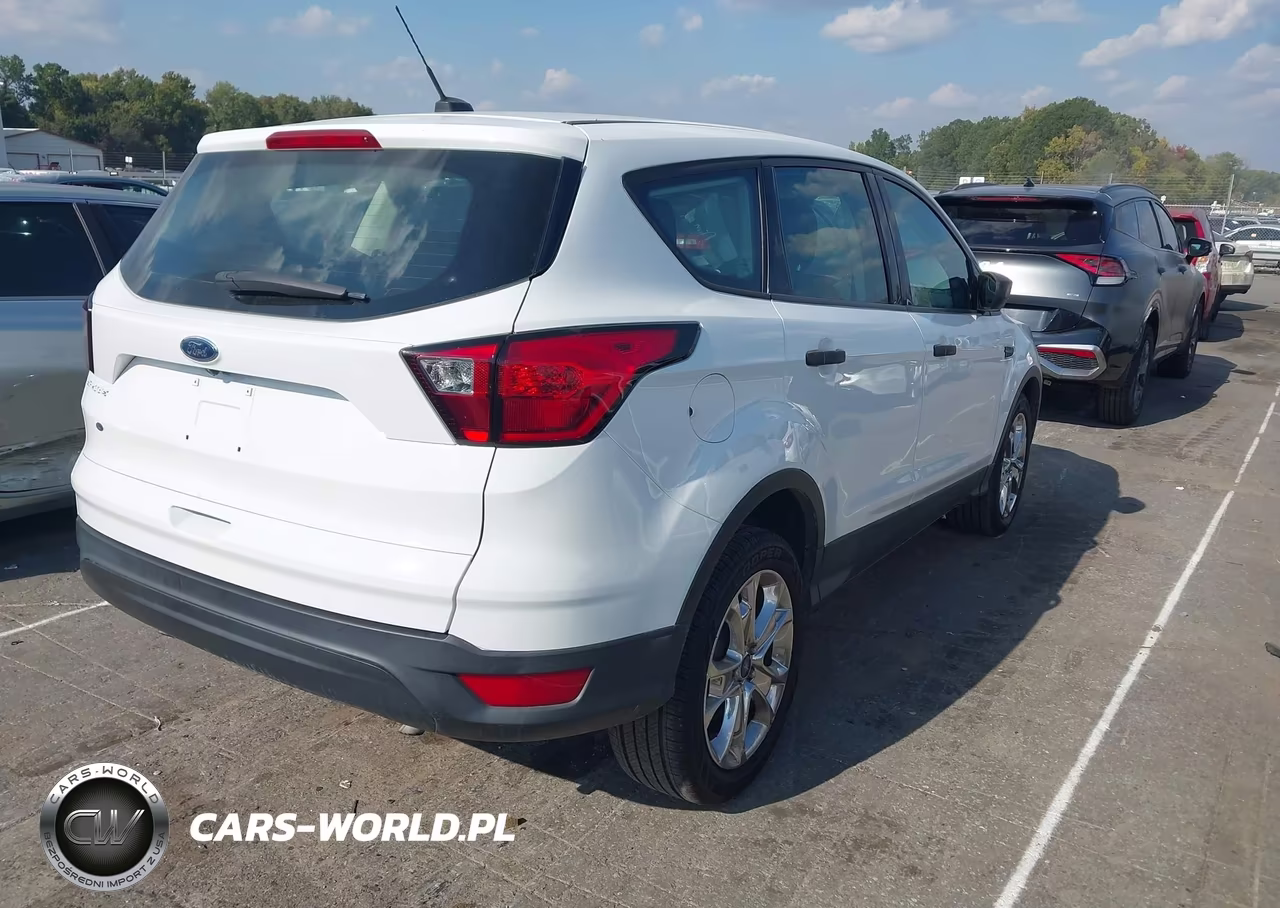 2019 Ford Escape S VIN:1FMCU0F73KUA22670 - 4