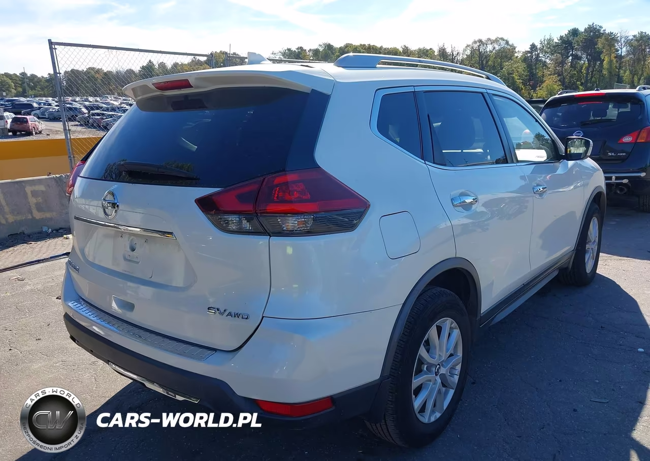 2018 Nissan Rogue Sv VIN:JN8AT2MVXJW354382 - 4