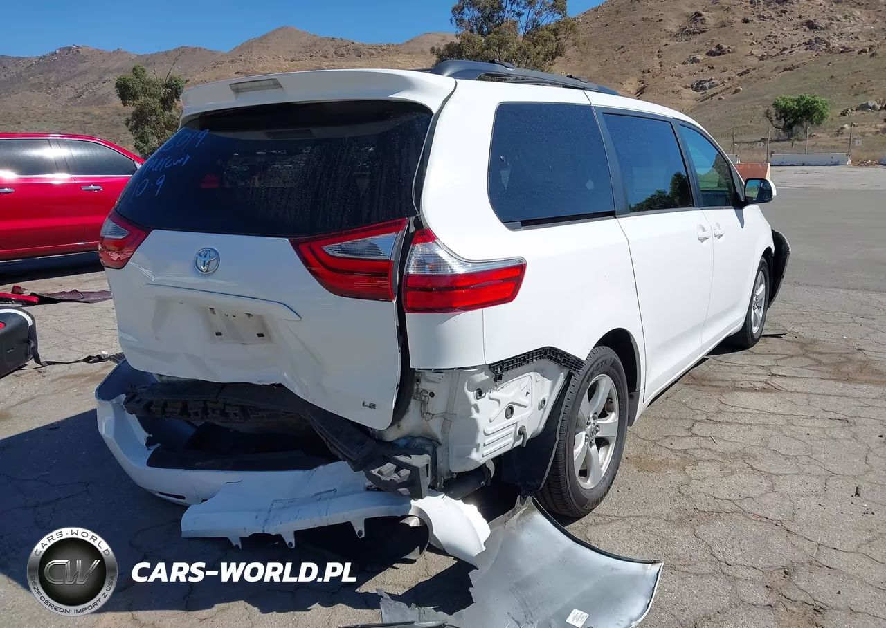 2017 Toyota Sienna Le 8 Passenger VIN:5TDKZ3DCXHS885367 - 4