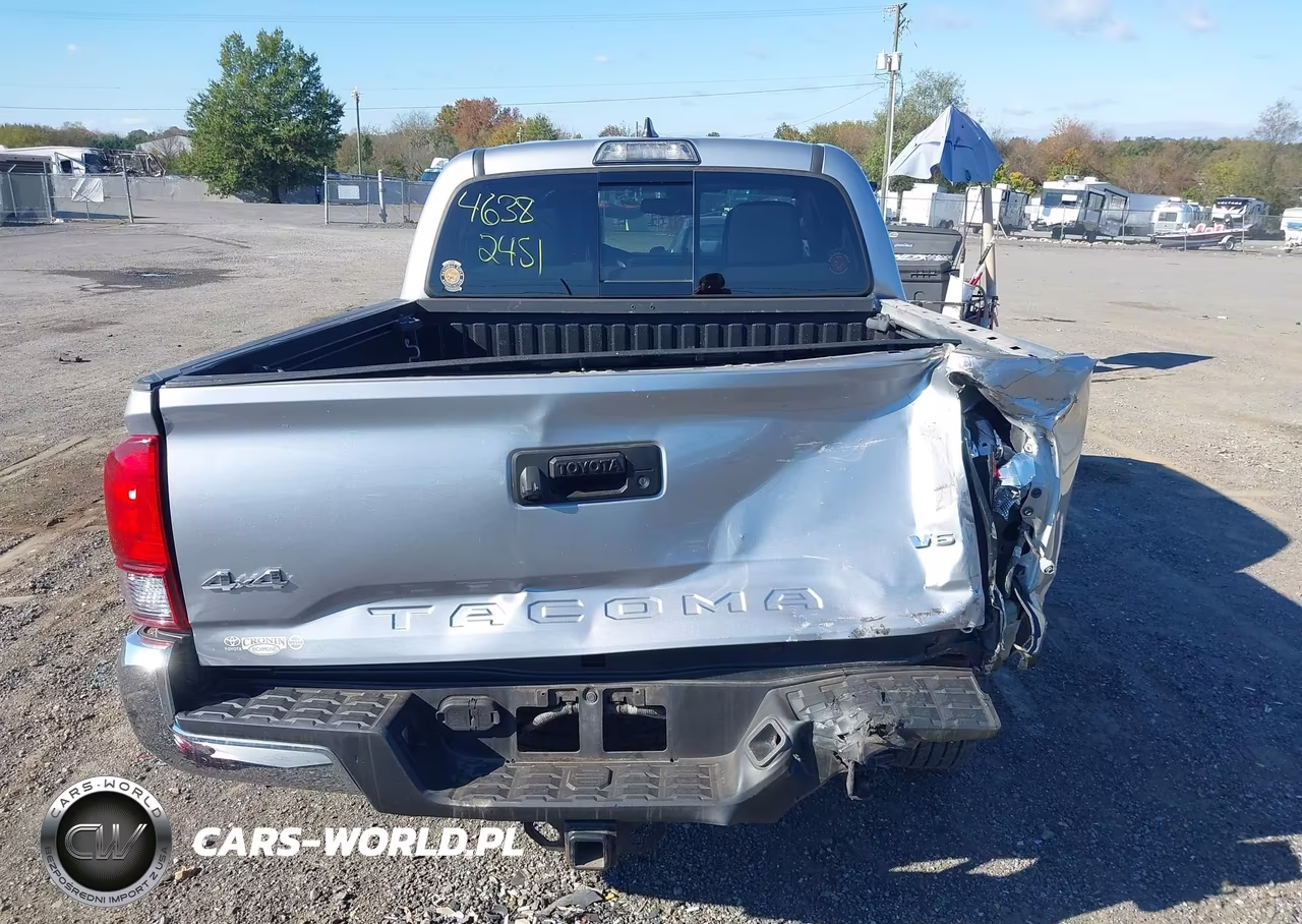 2018 Toyota Tacoma Sr5 V6 VIN:5TFCZ5AN8JX131759 - 17