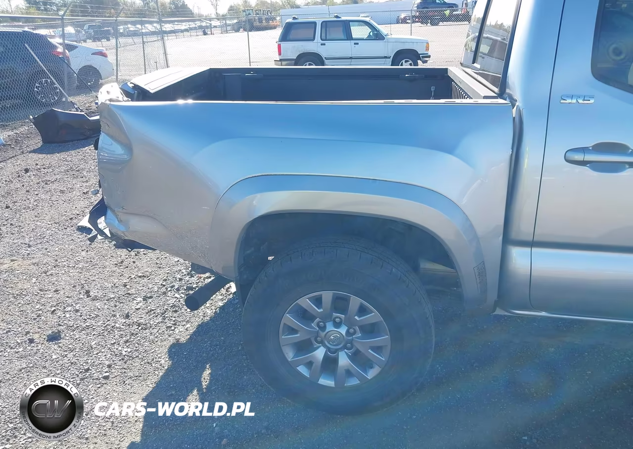 2018 Toyota Tacoma Sr5 V6 VIN:5TFCZ5AN8JX131759 - 18