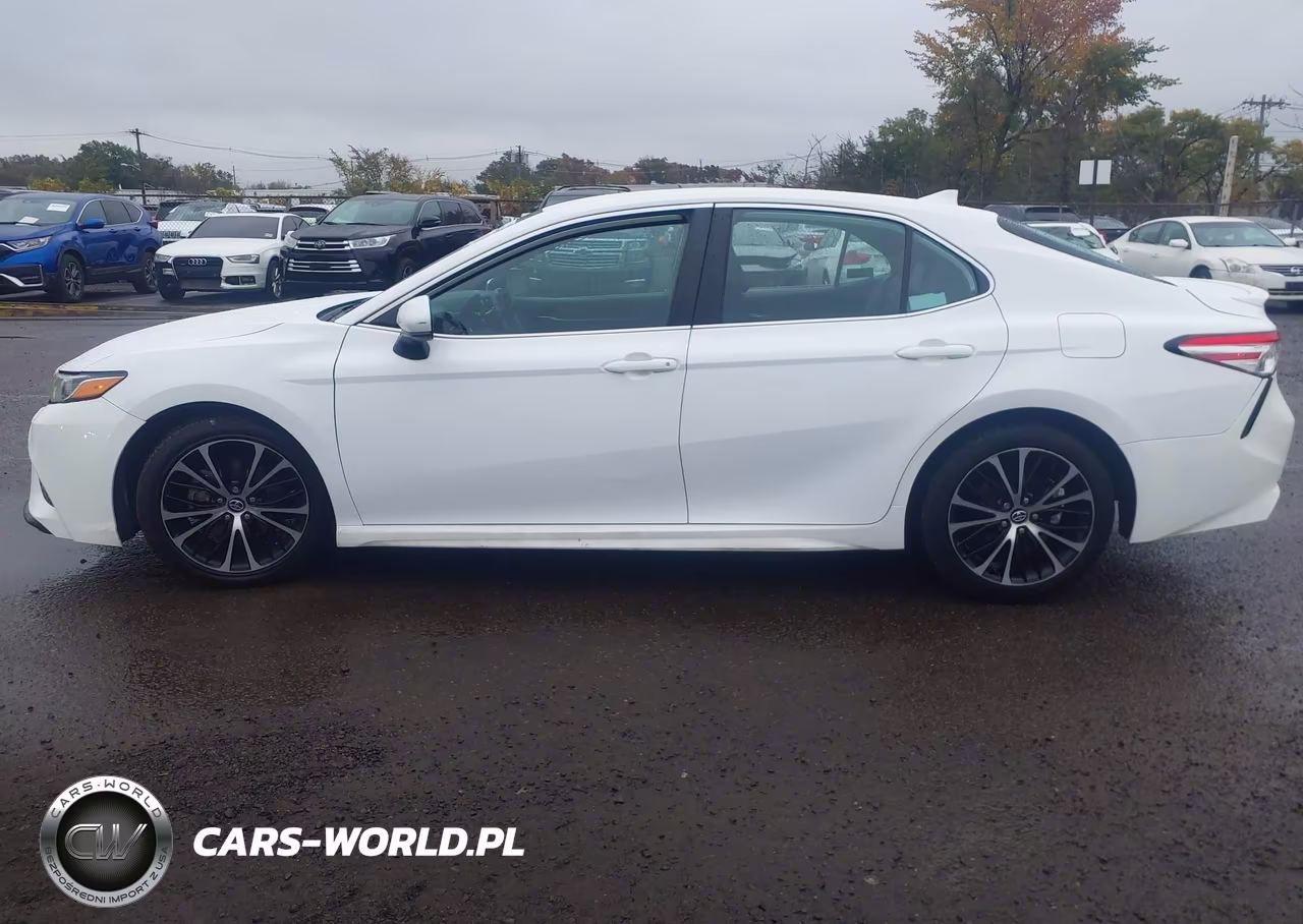 2020 Toyota Camry Se VIN:4T1G11AK3LU902569 - 14