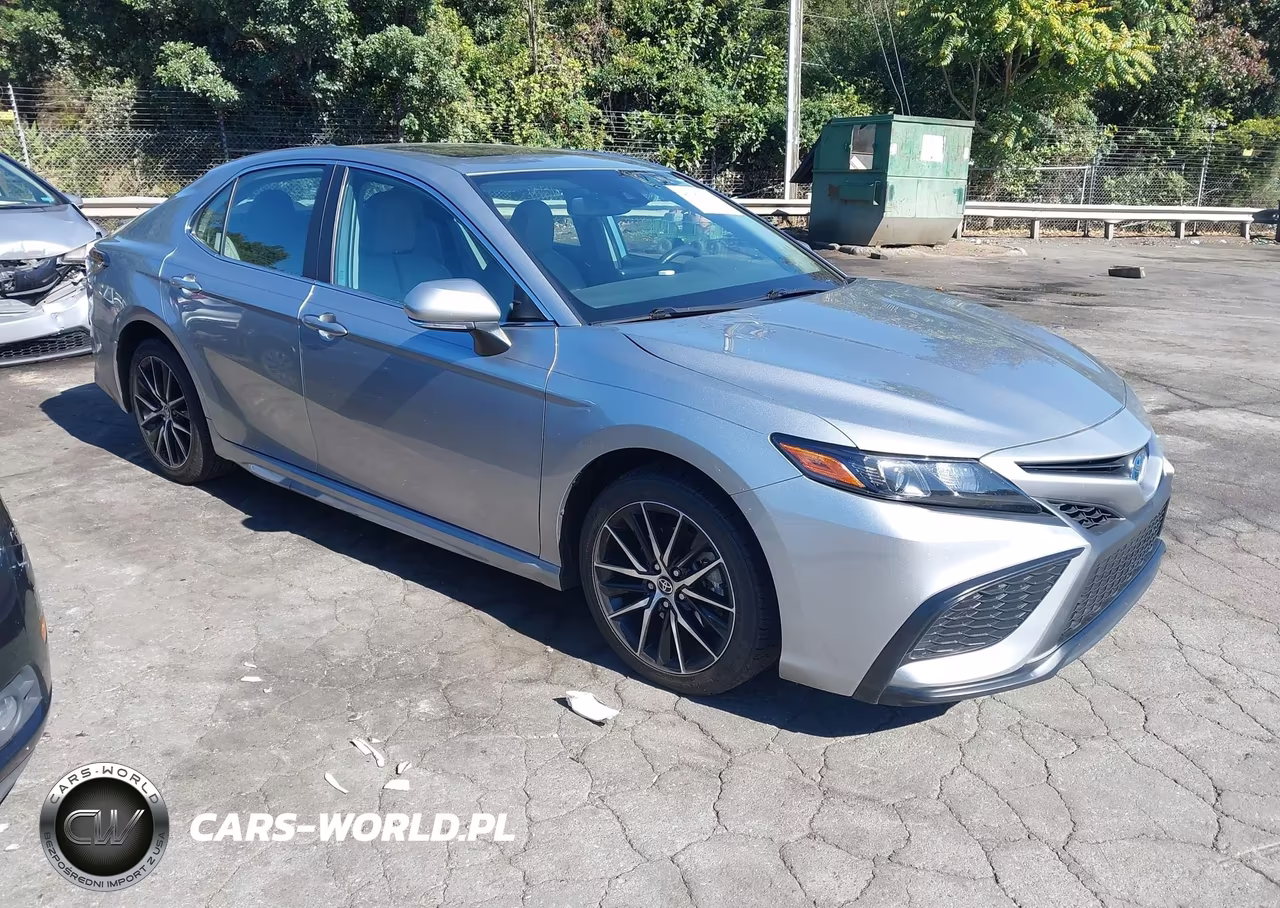 2024 Toyota Camry Hybrid Se