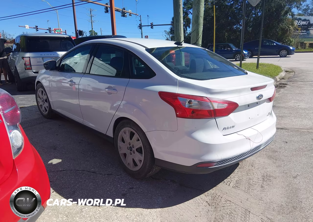 2013 Ford Focus Se VIN:1FADP3F2XDL253022 - 3